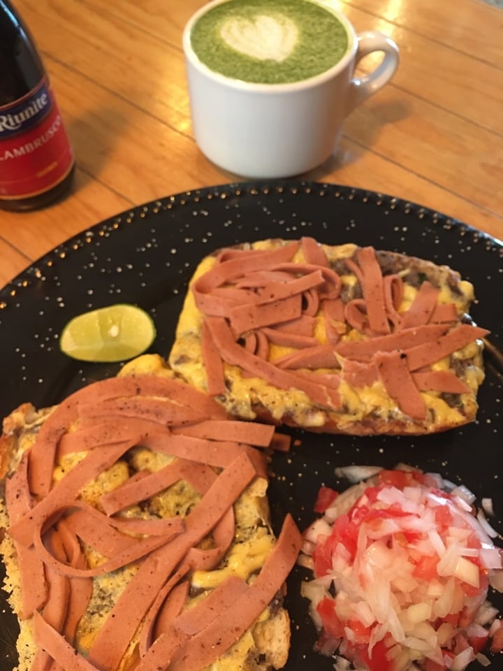 photo of ELK Vegan Bistro Molletes Con Jamón shared by @pantereame on  11 Feb 2020 - review