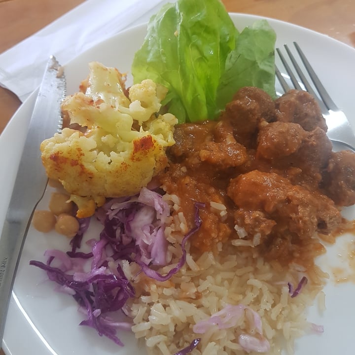 review photo of Raízes - cozinha veg Arroz integral, strogonoff de pts, couve flor gratinada, repolho shared by @ecoba on 22 Jun 2022 - review