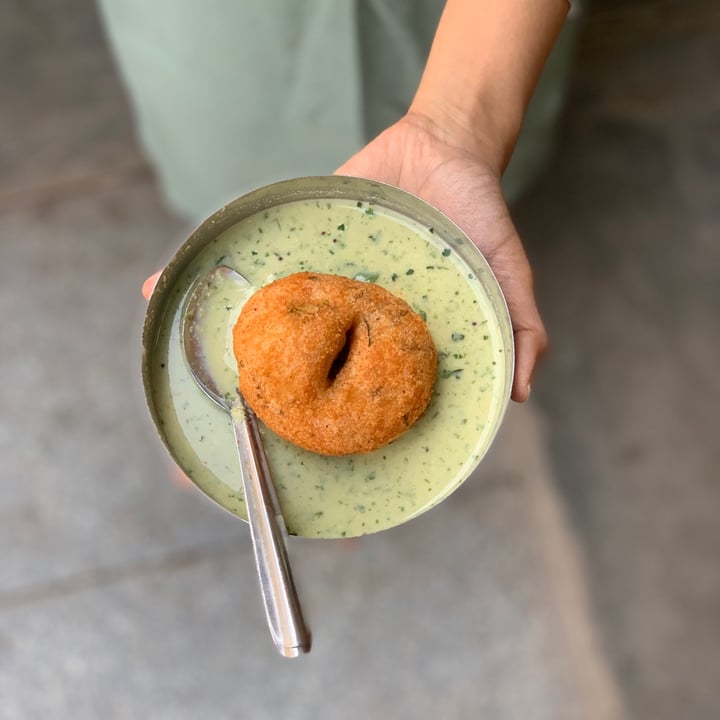 Brahmins' Coffee Bar Shankarapura, Bengaluru, India Idli Vada Chutney