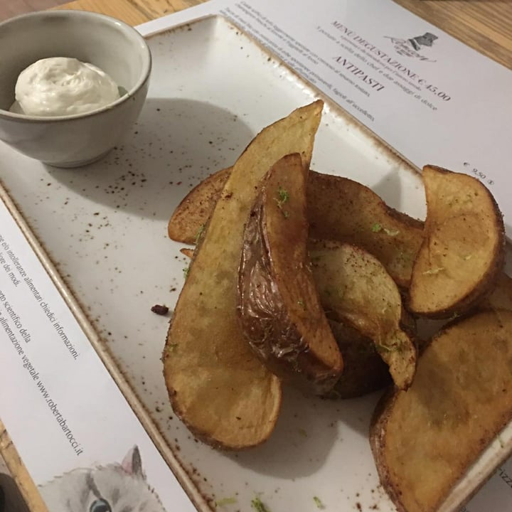 photo of Romeow Cat Bistrot Patatas bravas pepe rosa e lime shared by @francescapar on  24 Jun 2021 - review