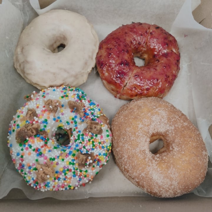photo of Bloomer's Assorted Donuts shared by @chocomelonhead on  12 Sep 2020 - review