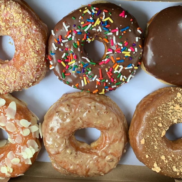 review photo of Dun-Well Doughnuts Donuts shared by @mellygarv on 05 Nov 2021 - review