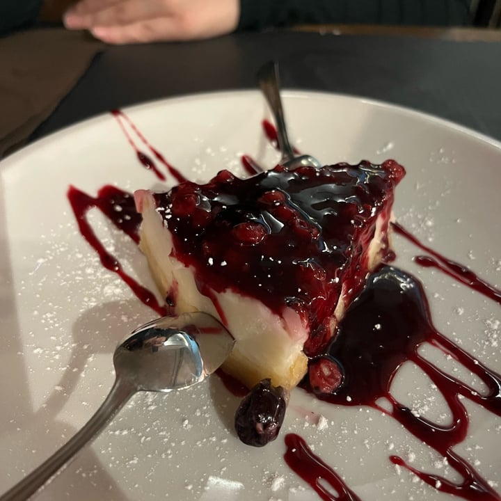 photo of VEGHOMETRO cheesecake ai frutti di bosco shared by @therealgrimaus on  09 Dec 2022 - review