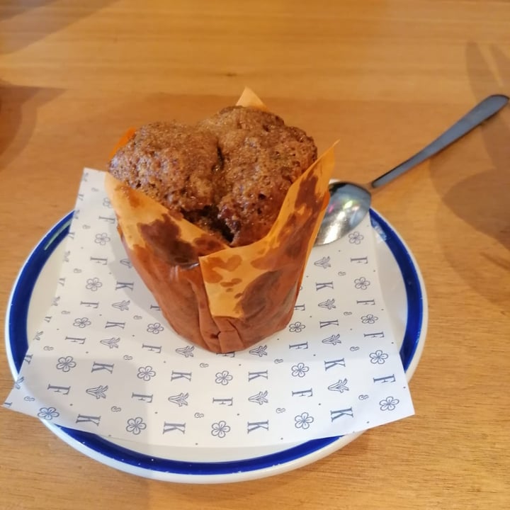 photo of Flax & Kale Street Vegan pear-chocolate muffin shared by @tintadecuervo on  28 May 2022 - review
