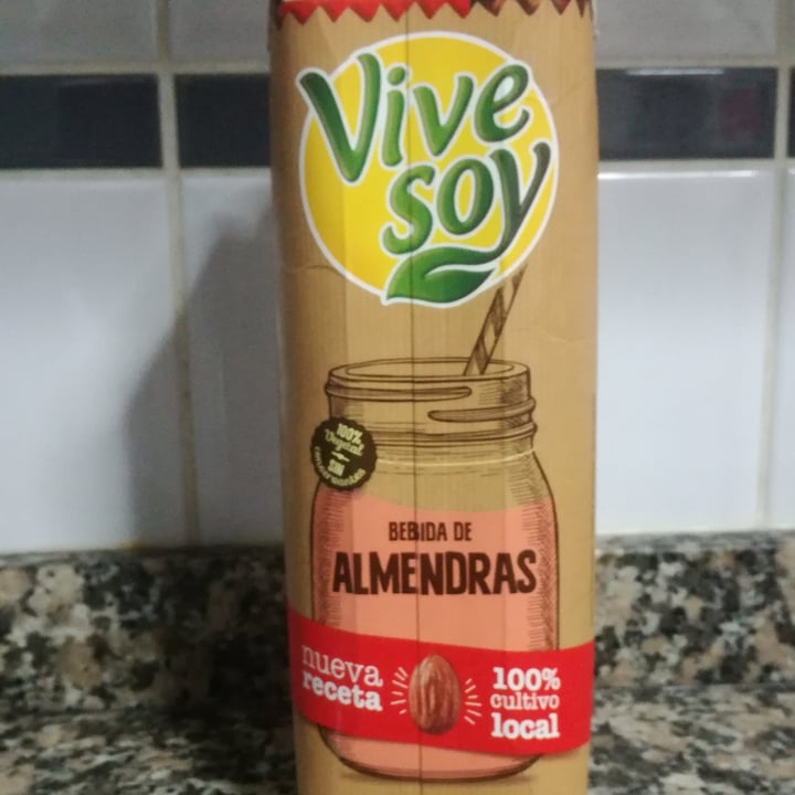 photo of ViveSoy Bebida De Almendra shared by @xioomii on  16 May 2020 - review