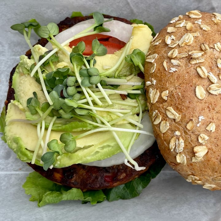 review photo of Illegal Burger Evergreen Black Bean Burger shared by @cig on 19 Jun 2022 - review