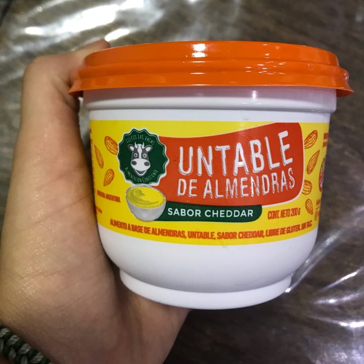 photo of Felices Las Vacas Untable de Almendras Sabor Cheddar shared by @valencanosa on  03 May 2021 - review