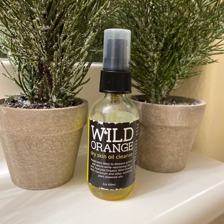 photo of Bare Naked Botanicals Wild Orange dry skin oil cleanse shared by @karleyylist on  28 Dec 2019 - review