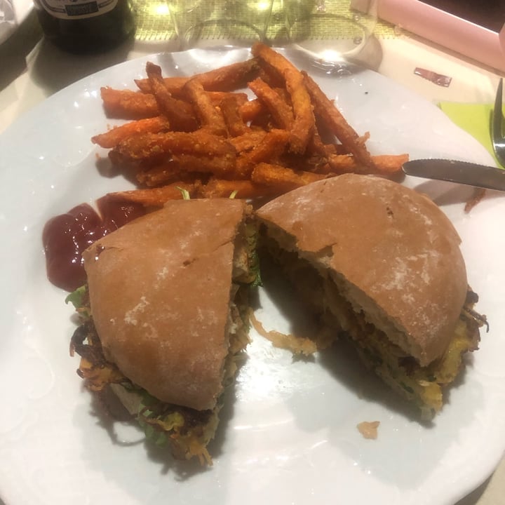 review photo of Restaurant-Cafe Glenthof Burger Vegan shared by @hannnahbanana on 07 Jul 2022 - review