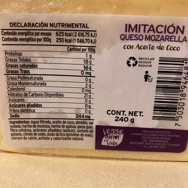 review photo of Veggie Amor a la Vida Alternativa de queso estilo mozzarella shared by @rroby on 07 Jan 2022 - review