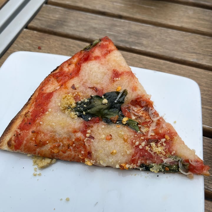 photo of Virtuous Pie Margherita Pizza shared by @spearl on  25 May 2022 - review