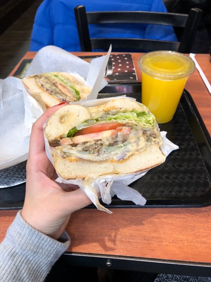photo of Broadway Bagel Sandwich Falafel shared by @sofiaarzola on  21 Jan 2020 - review