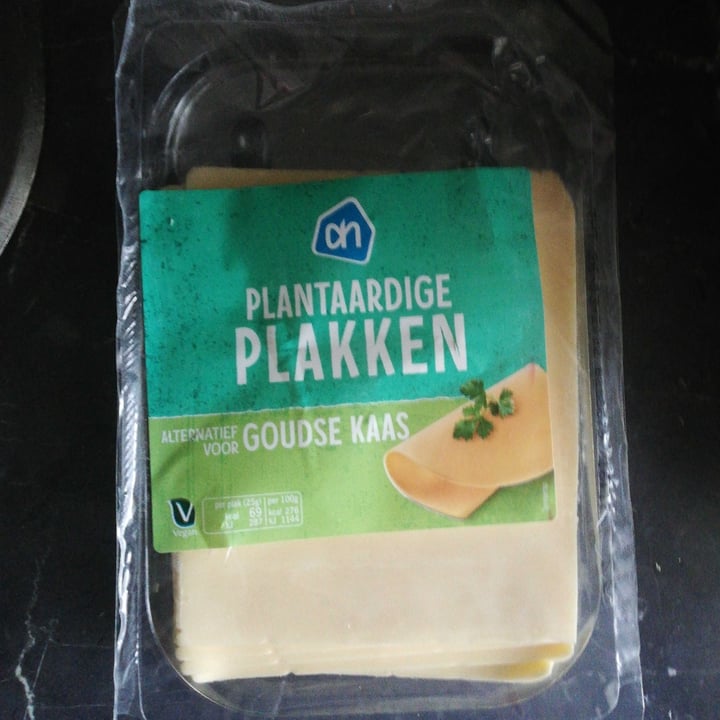 photo of Albert Heijn Plantaardige plakken goudse kaas shared by @lindav on  09 Jan 2022 - review