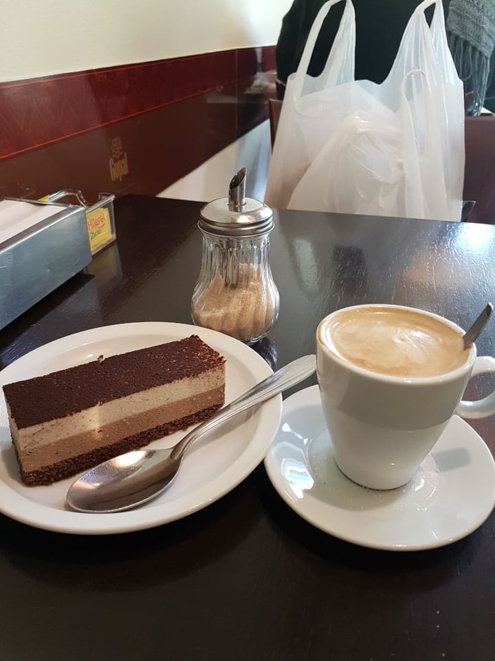 photo of GOPAL Orgánico & Natural Torta de Chocolate shared by @juliawestrepp on  15 Aug 2019 - review