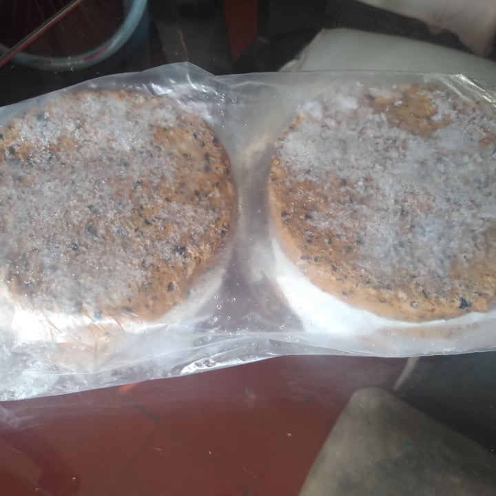 review photo of Della natura Hamburguesas De Frejoles shared by @peruanisimavegan on 09 Apr 2022 - review