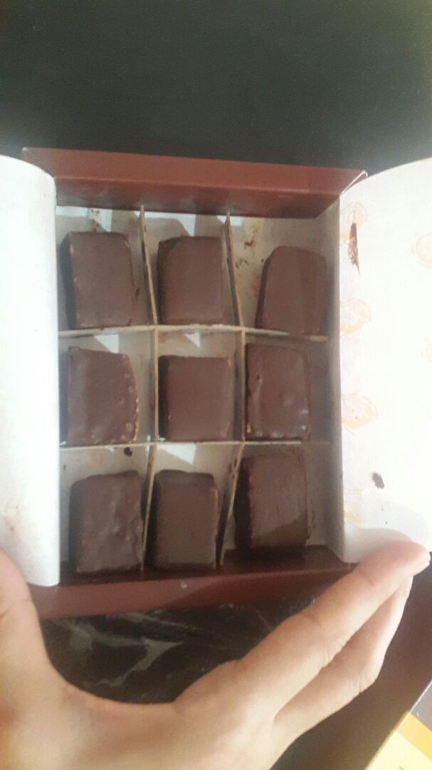 photo of Kelwá Turrón de maní con chocolate shared by @arianeh on  12 Mar 2020 - review