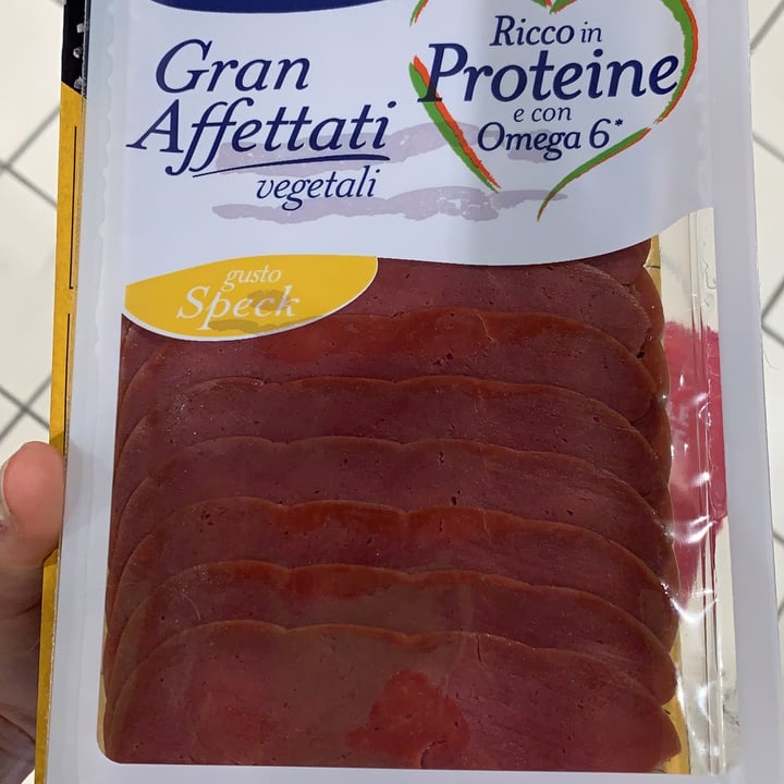 photo of Valsoia Gran Affettati Vegetali Gusto Speck shared by @giusygiangreco on  16 Jul 2021 - review