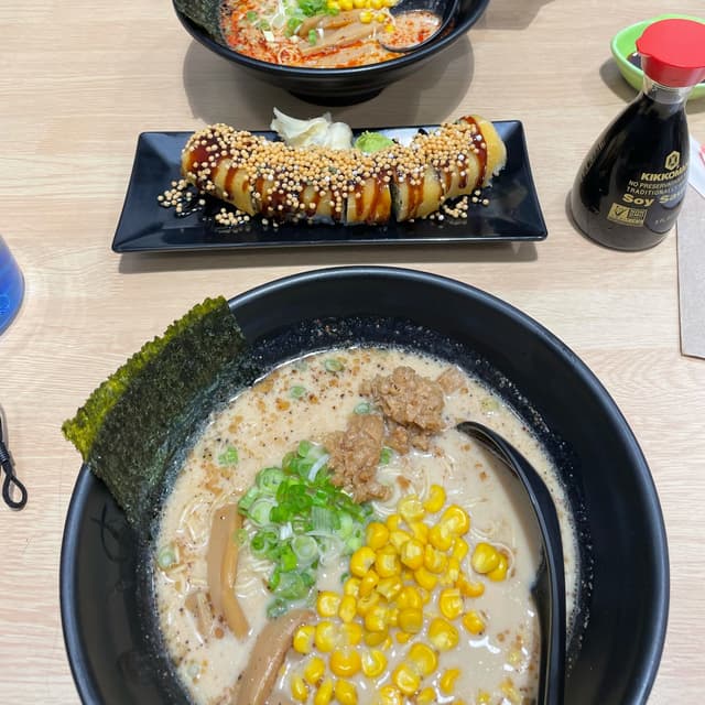 Photo du plat “Smoky Sake Roll”