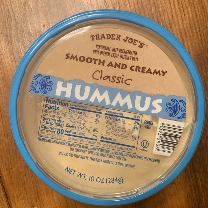 photo of Trader Joe's Classic Hummus Smooth And Creamy shared by @roserose on  05 Jun 2022 - review