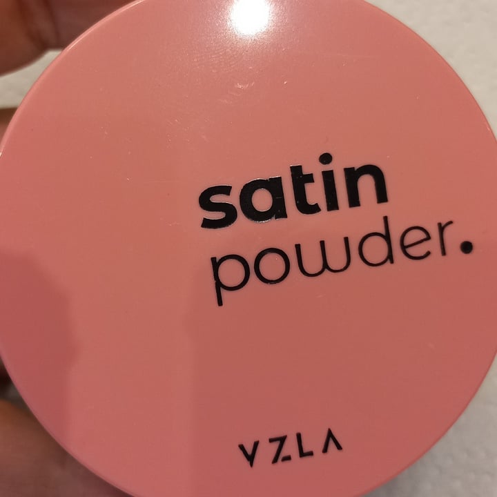 photo of Vizzela Cosméticos Satin Powder shared by @catiatoninatto on  11 May 2022 - review