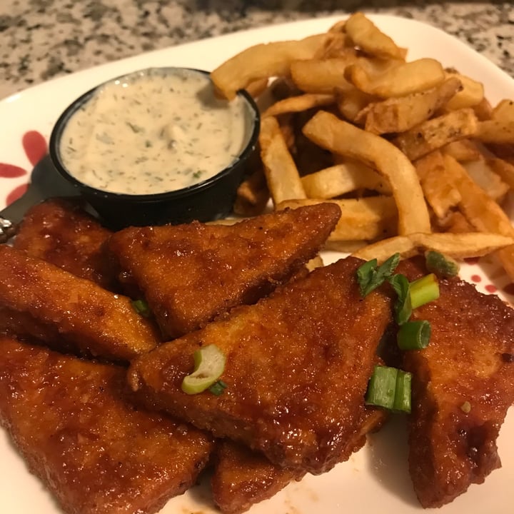 photo of Melt Bar and Grilled Barbecue Tofu Wings With Vegan Ranch shared by @rinn6440 on  22 Jan 2020 - review