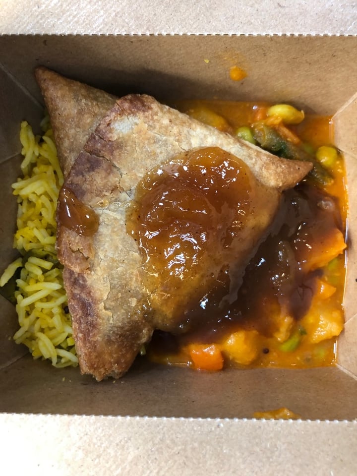 photo of Whole Foods Market Samosas & Veggies From Hot Food Bar shared by @suzicoconuts on  04 Jan 2020 - review