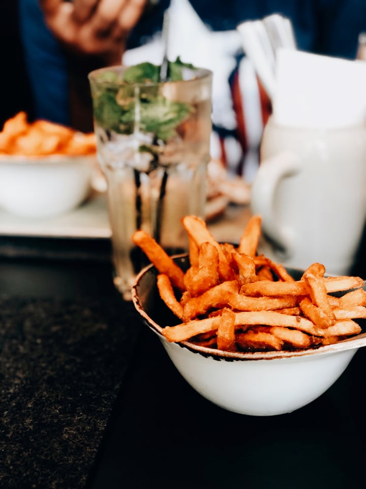 photo of Hans Im Glück German Burgergrill Sweet Potato Fries shared by @consciouscookieee on  26 Jul 2019 - review