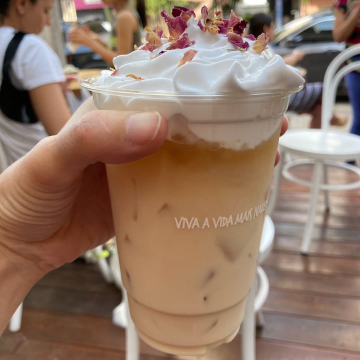 review photo of Naked Coffee Pinheiros: Café, Café Gelado, Cafés Especiais, Chá Gelado, Cafeteria, São Paulo SP Dragon Fruit Smoothie shared by @deboranetto on 19 Jun 2022 - review