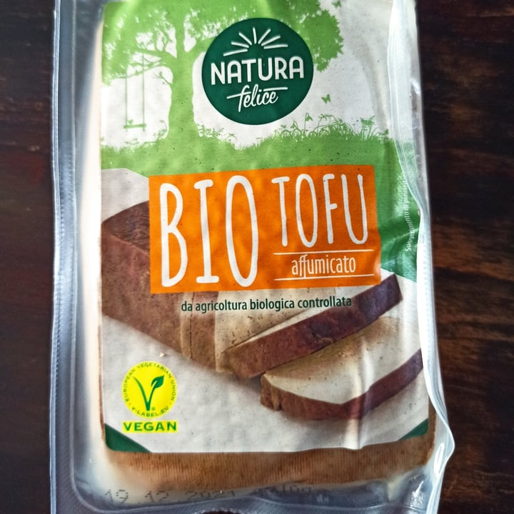 photo of Natura Felice Bio Tofu Affumicato shared by @lizzieveg on  31 Oct 2021 - review