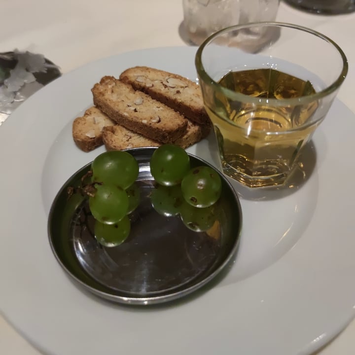 review photo of Amador cantucci e vino shared by @vannaangelicola on 27 Jun 2022 - review