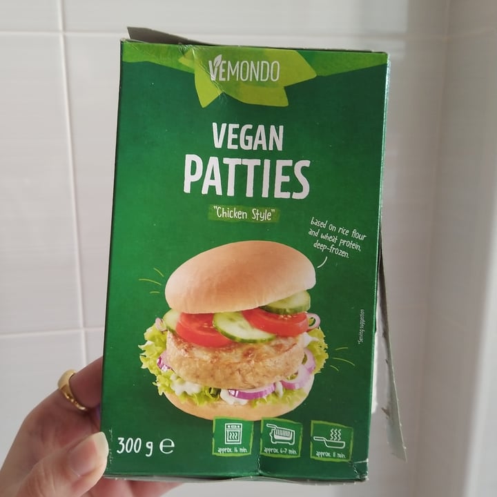 photo of Vemondo Vegan Patties Chicken Style shared by @sushizita on  07 Jan 2022 - review