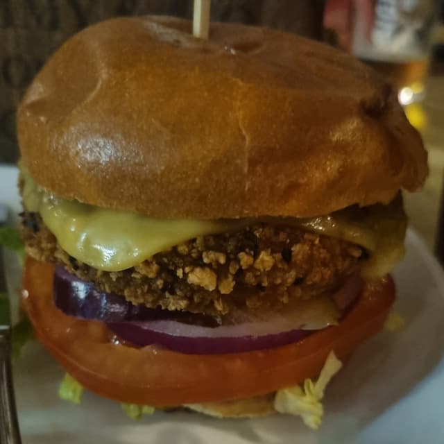Foto do prato “vegan jackfruit burger”