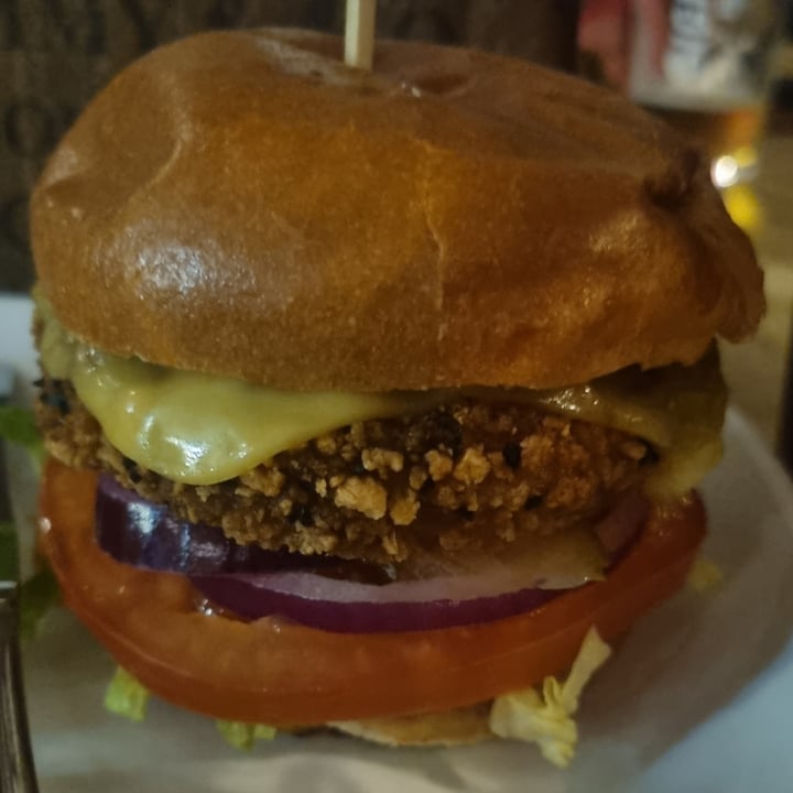 photo of The Birds vegan jackfruit burger shared by @aamanda82 on  07 Nov 2022 - review