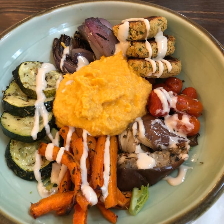 photo of Kitchen by Food Rebel Carrot Hummus bowl shared by @daffydev on  04 Sep 2019 - review