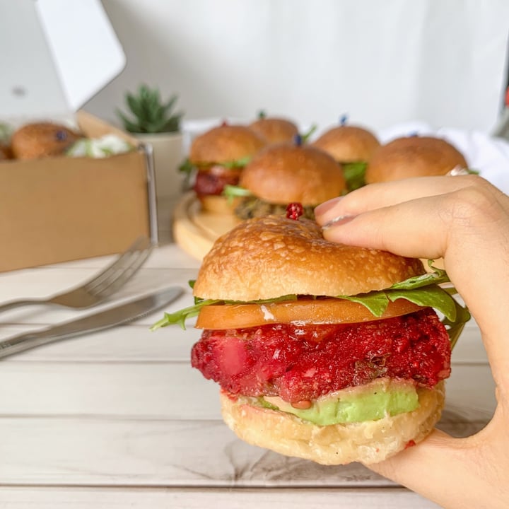 photo of Cedele All Day Dining - Wheelock Place Beetroot patty with avocado and chilli jam slider shared by @nourishplant on  06 Dec 2020 - review