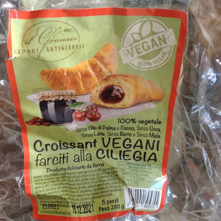 photo of Il granaio sapori artigianali Croissant Farciti Alla Ciliegia shared by @cetty on  12 Jun 2022 - review