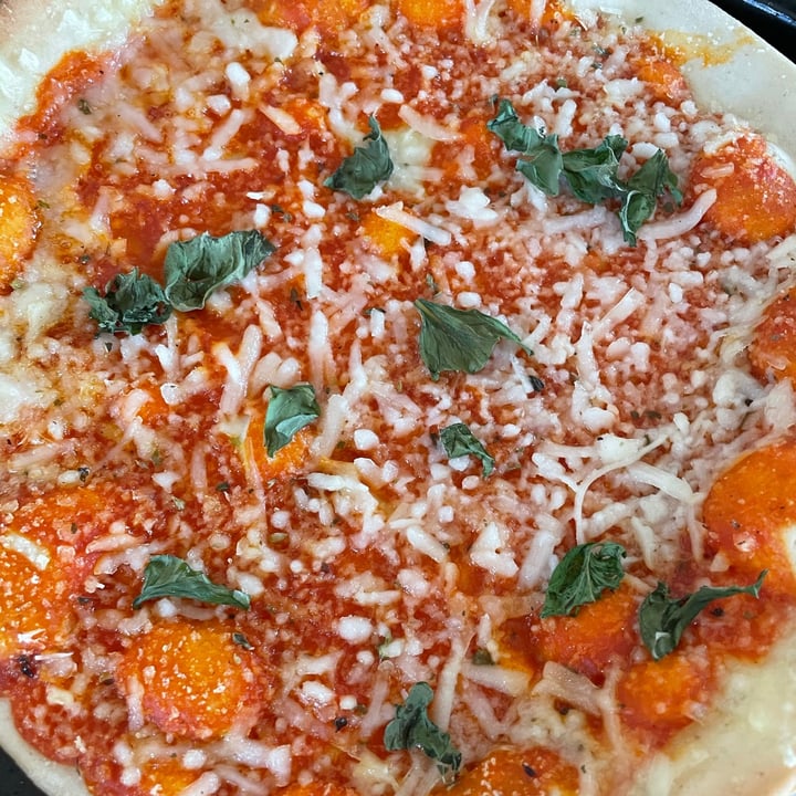 photo of Kirsty’s Margarita Pizza shared by @veganarian-yogi on  26 Apr 2021 - review