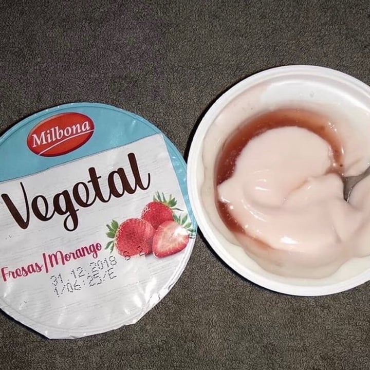 review photo of Milbona Yogur Vegetal de Fresa a Base de Coco shared by @carlotaderaoui on 21 Aug 2020 - review