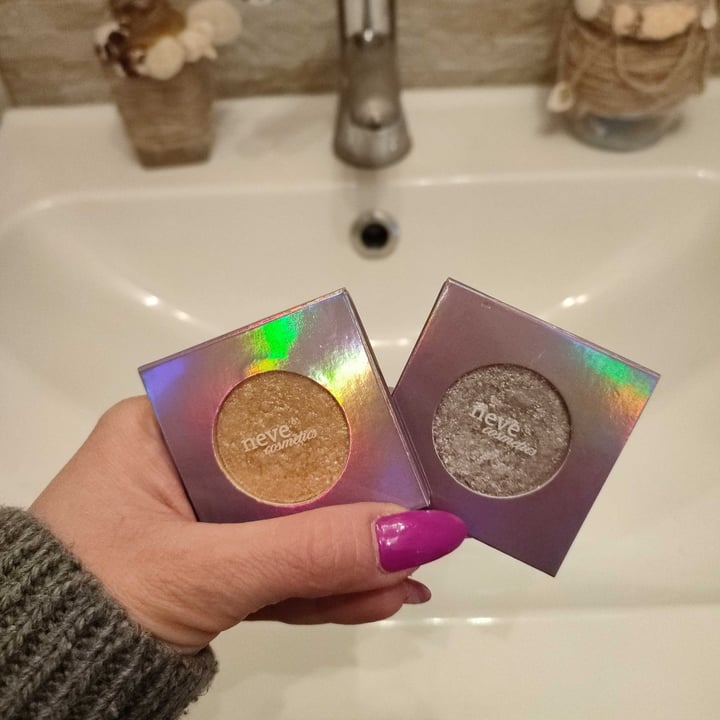 photo of Neve Cosmetics Ombretti shared by @lunavegana14 on  10 Mar 2022 - review