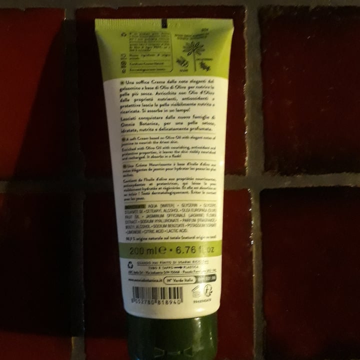 photo of Omnia Botanica Crema Corpo Nutriente shared by @francesca79 on  08 Jun 2022 - review