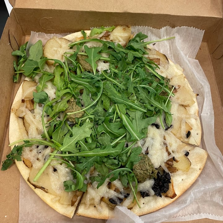 photo of Peacefood potato pizza shared by @veganfoodcrazy on  13 May 2022 - review