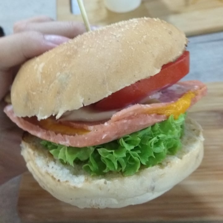 photo of nomVnom Bistro Ham N Cheese Burger shared by @cody on  26 Dec 2020 - review