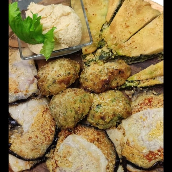 review photo of Bar Trattoria Splendor Aperitivo Vegano shared by @andremeic on 23 Jun 2022 - review