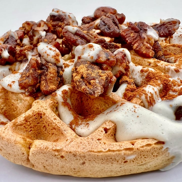 review photo of Happy Day Juice Co. Pumpkin Pecan Waffle shared by @pdxveg on 21 Oct 2021 - review