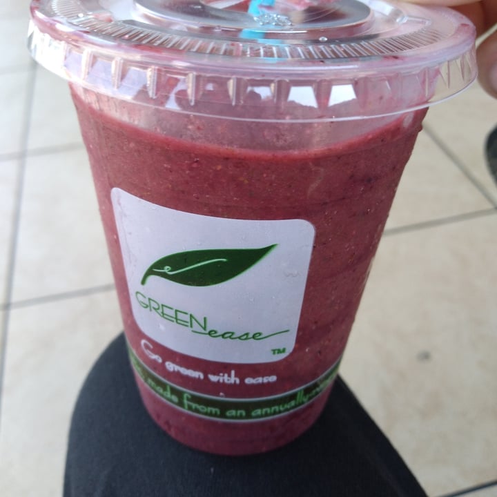 photo of Evolution Green Berry Smoothie shared by @parasocialvegan on  07 Sep 2021 - review