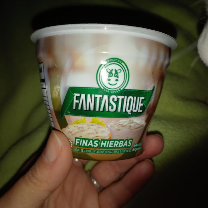 photo of Felices Las Vacas Queso Untable Fantastique Finas Hierbas shared by @gabyeug5119 on  20 Sep 2022 - review