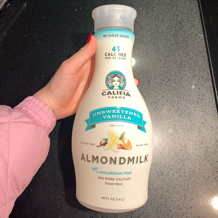 photo of Califia Farms Maca-Nilla Almond Milk shared by @marthagracemclean on  26 Jan 2022 - review