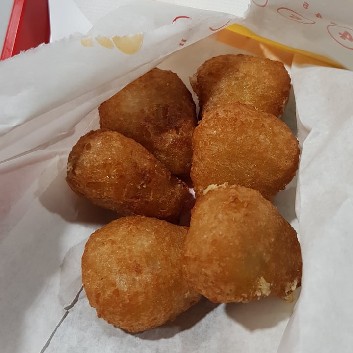 review photo of Burger King Leicester Square Vegan Chilli Cheeeze Bites shared by @rnp20 on 21 Mar 2022 - review