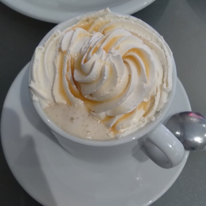 review photo of Loving Hut Caramel macchiato shared by @ondavegan on 30 Jan 2022 - review