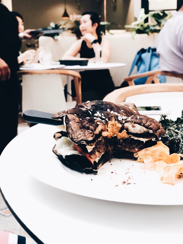 photo of Wholesome Savour Portobello Burger shared by @consciouscookieee on  05 May 2019 - review